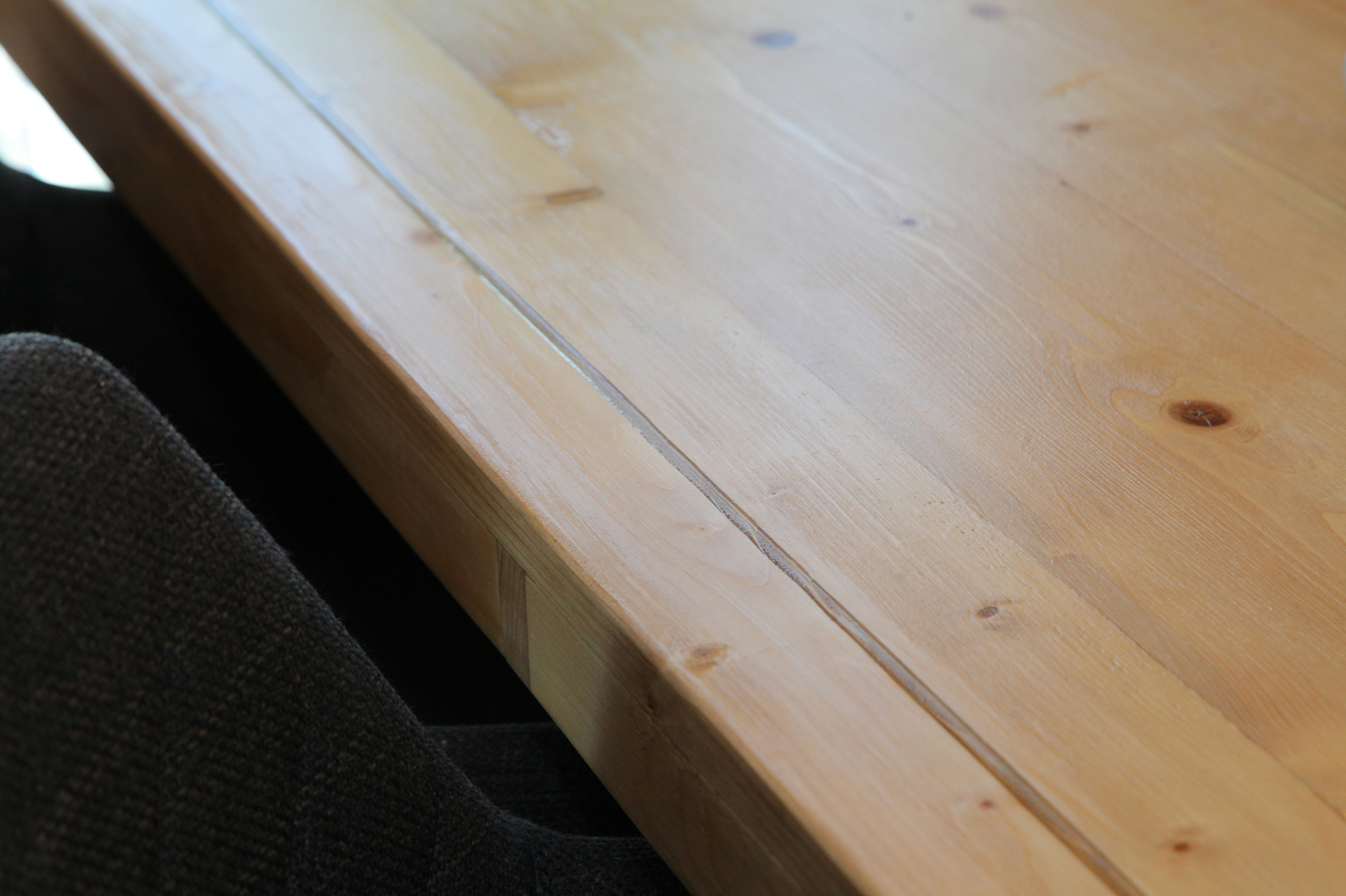 Cleoda lines dining table 5 res