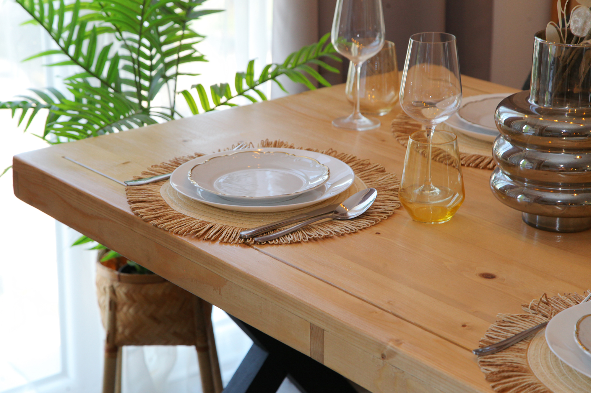 Cleoda lines dining table 9 res