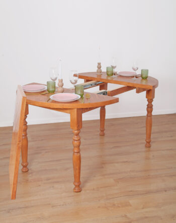 Cleoda Round Extendable dining table