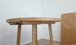 Round extendable dining table