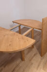 Round extendable dining table